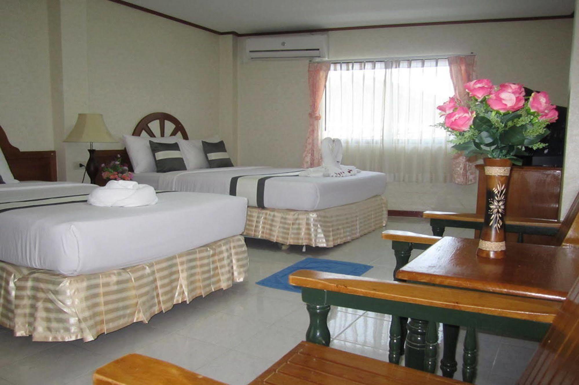 Natacha Hotel Kepulauan Phi Phi Bagian luar foto